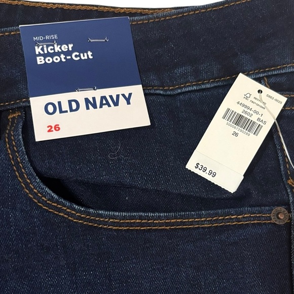NWT Old Navy Women's Mid-Rise Kicker Boot Cut Jeans - Picture 3 of 6